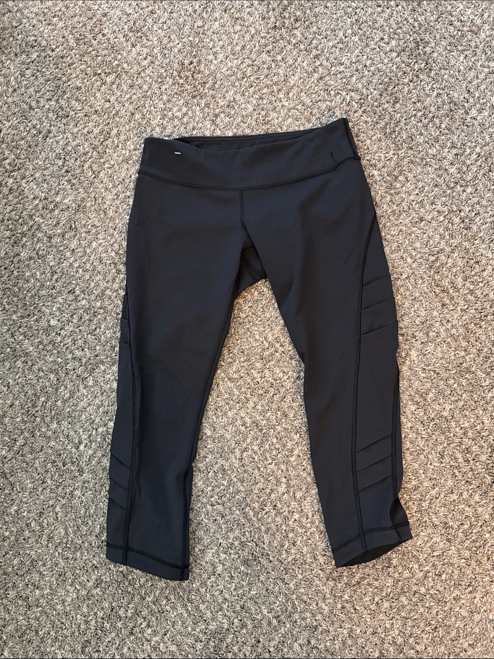 Women’s lulu cropped leggings